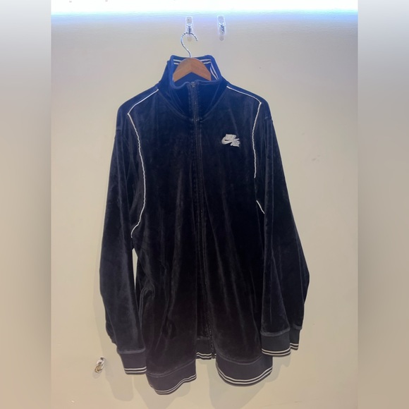 Velvet Nike zip up sweater - Picture 4 of 5